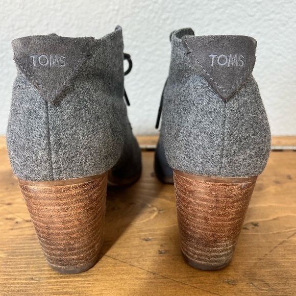 TOMS Lunata Grey Suede Lunata Booties - Picture 3 of 12